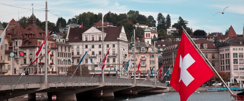Ti trasferisci in Svizzera tedesca? Scopri perché imparare il tedesco è la chiave per costruire la tua vita lì.